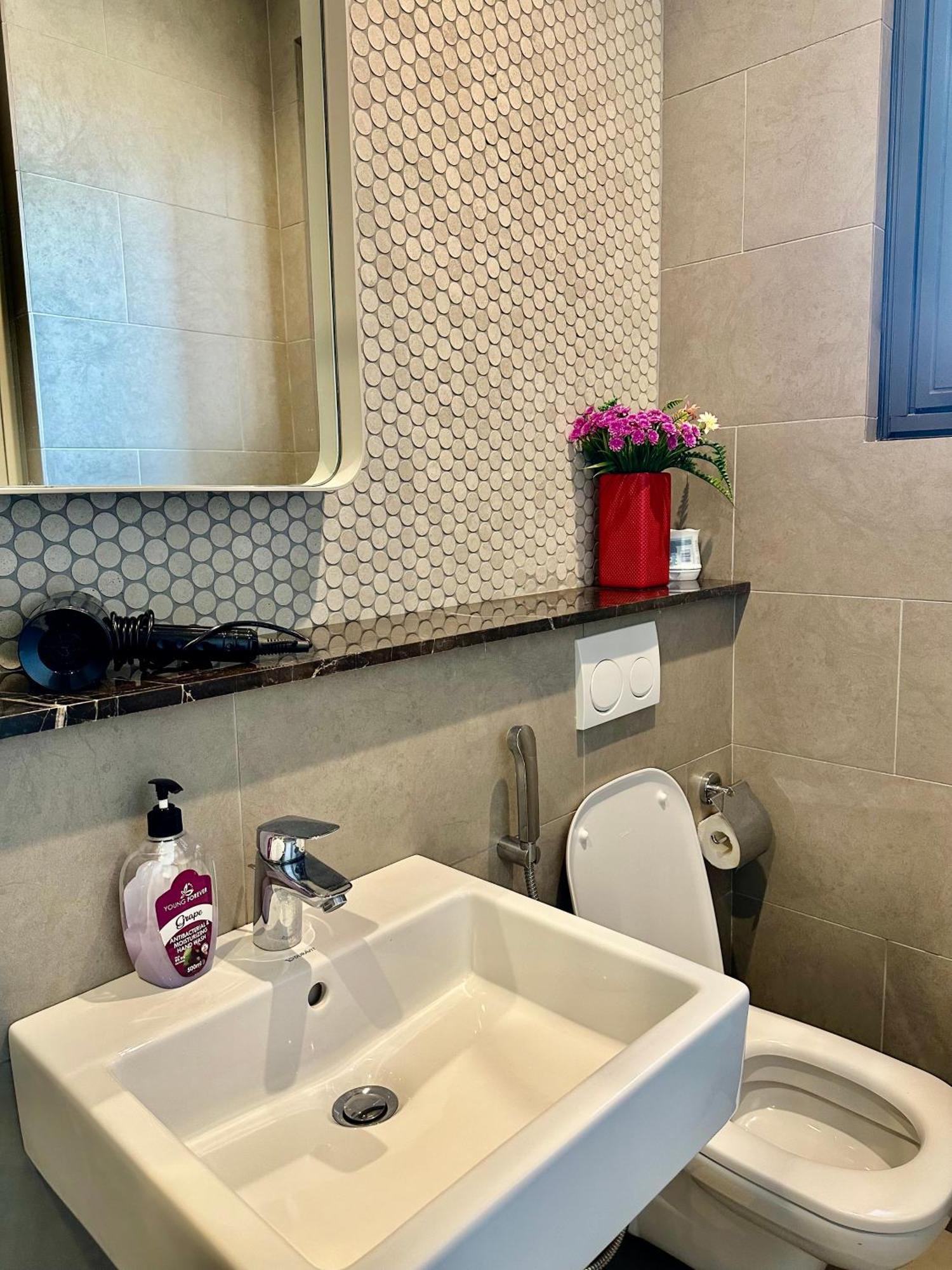 Smart At Lucentia Bbcc Lalaport Apartment *