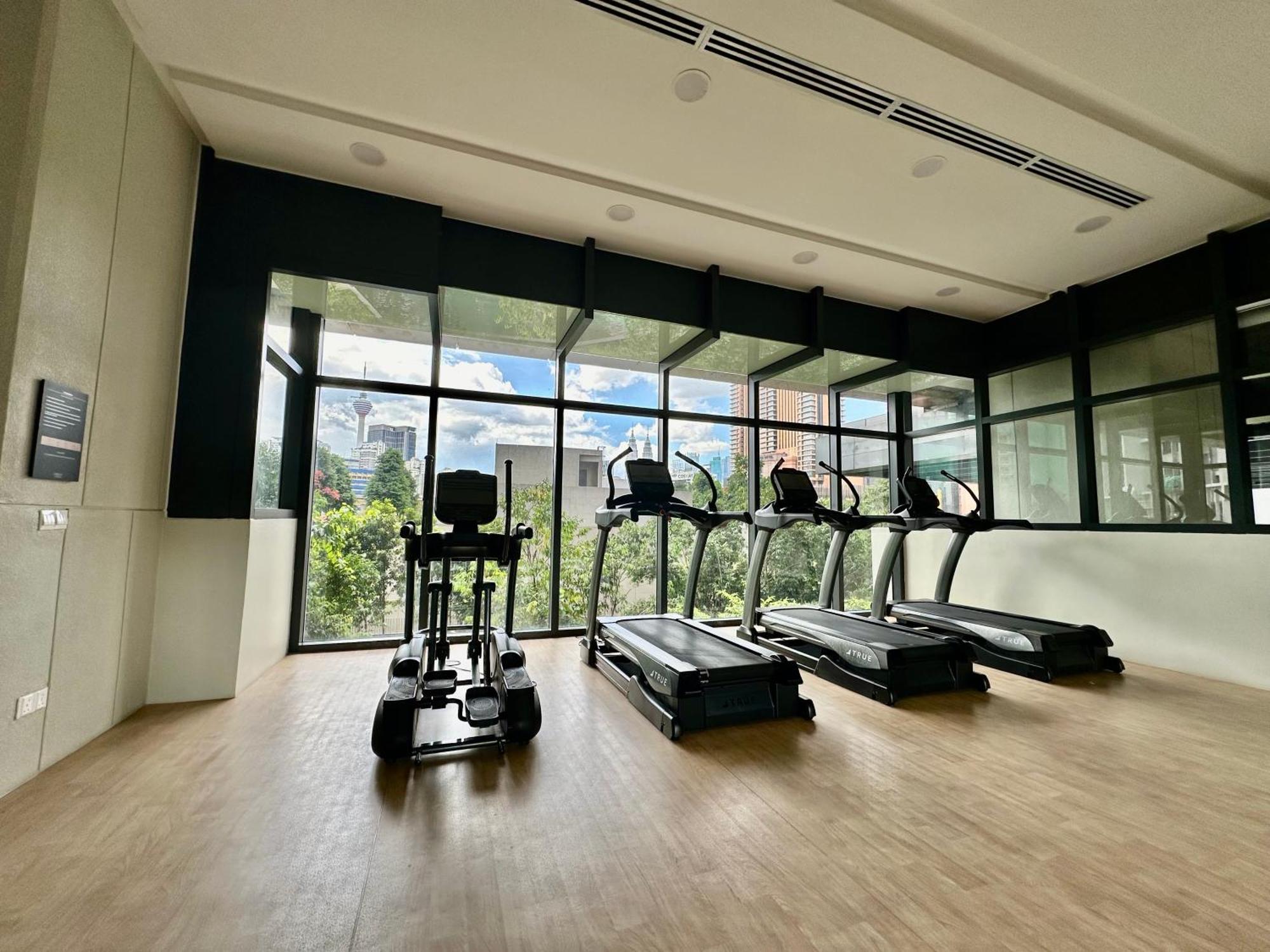 Apartment Smart At Lucentia Bbcc Lalaport *