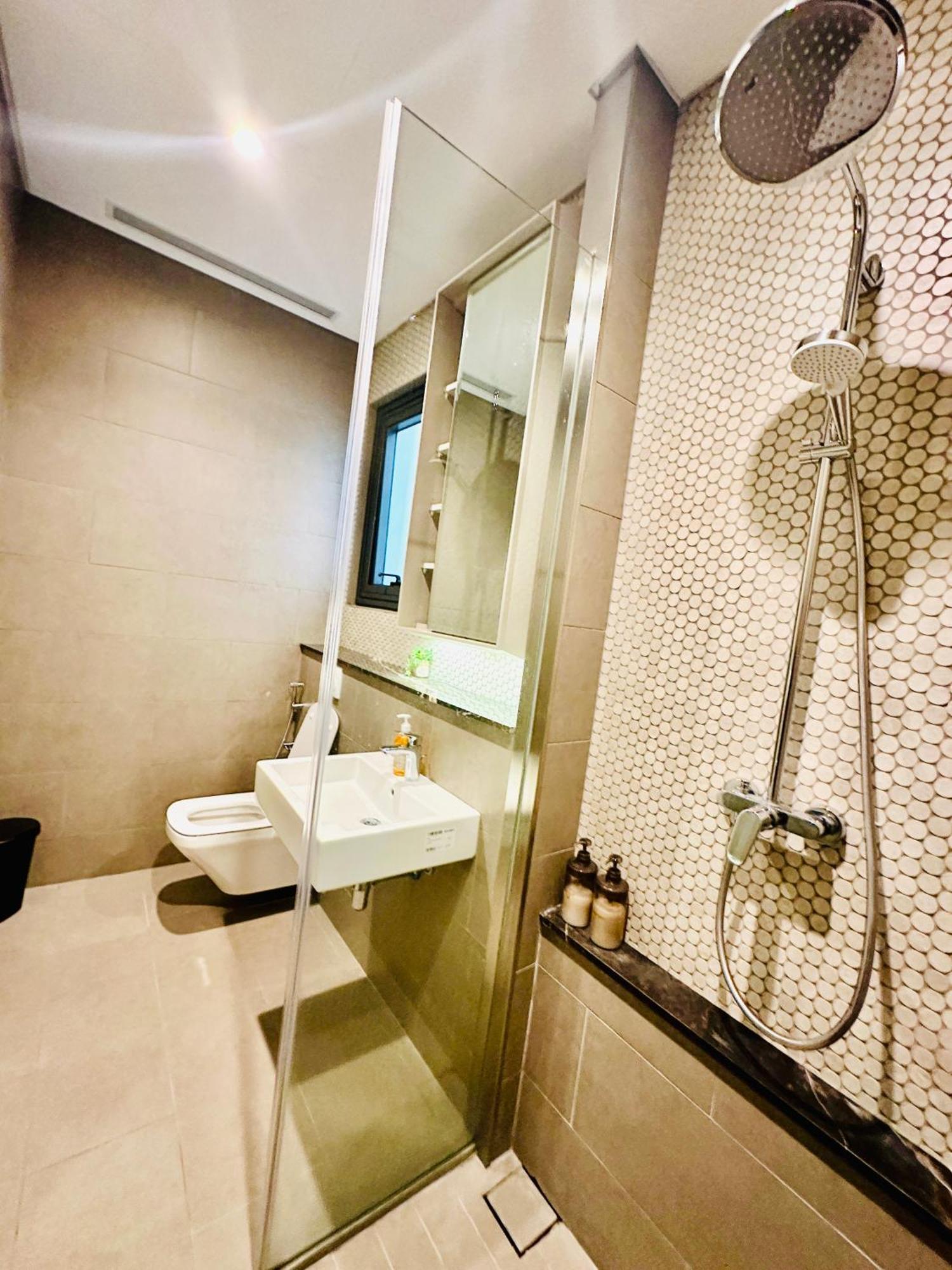 Smart At Lucentia Bbcc Lalaport Apartment *