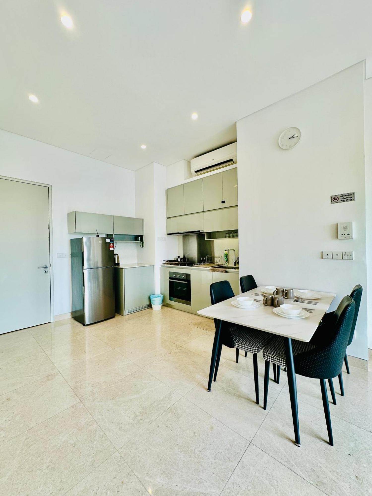 Apartment Smart At Lucentia Bbcc Lalaport *
